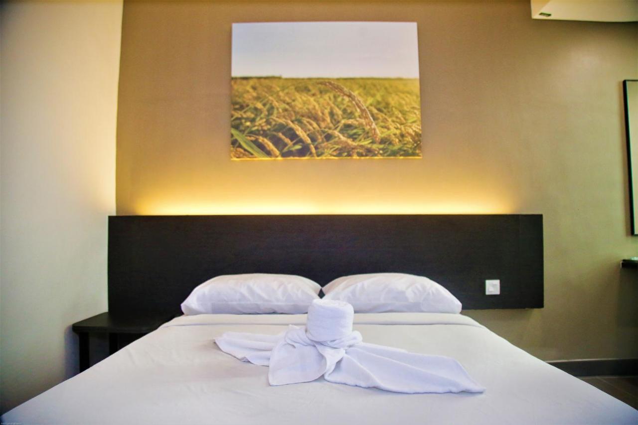 Padi Padi Hotel Кангар Экстерьер фото